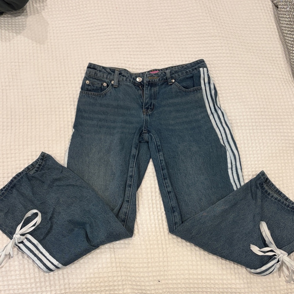 EDIKTED Low-Rise Jeans with White Stripes Ribbon Washed Baggy Jeans